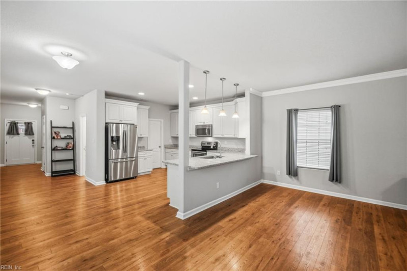 Photo 14 of 44 residential for sale in Virginia Beach virginia