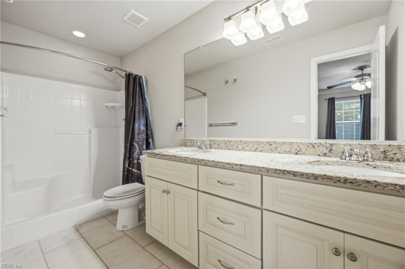 Photo 23 of 44 residential for sale in Virginia Beach virginia