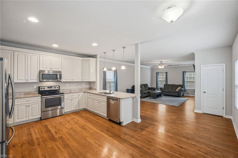 Photo 9 of 44 residential for sale in Virginia Beach virginia