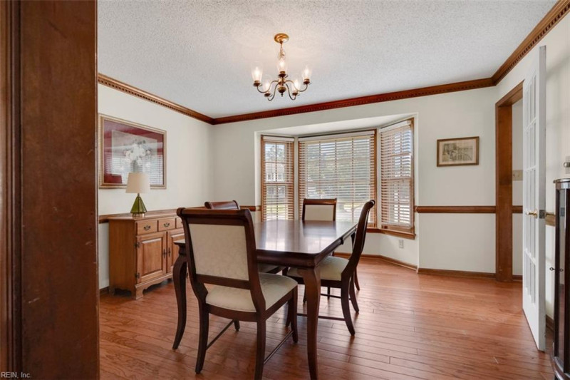 Photo 10 of 46 residential for sale in Chesapeake virginia