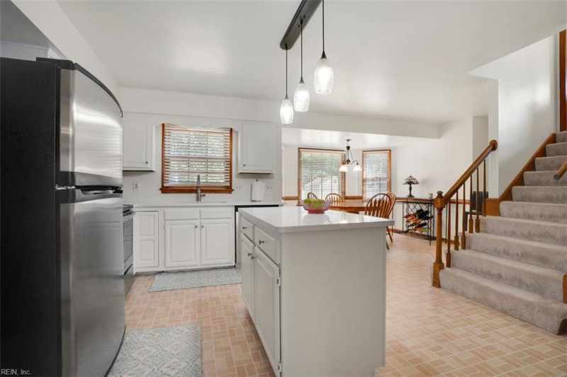 Photo 11 of 46 residential for sale in Chesapeake virginia