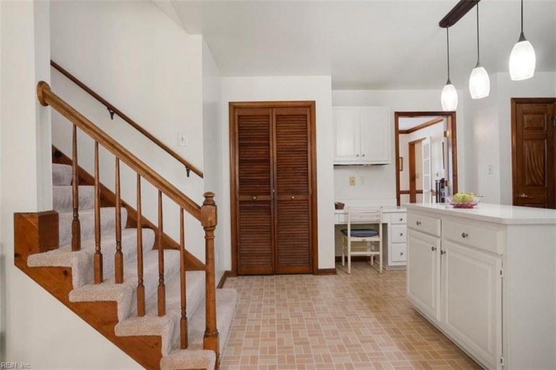 Photo 12 of 46 residential for sale in Chesapeake virginia