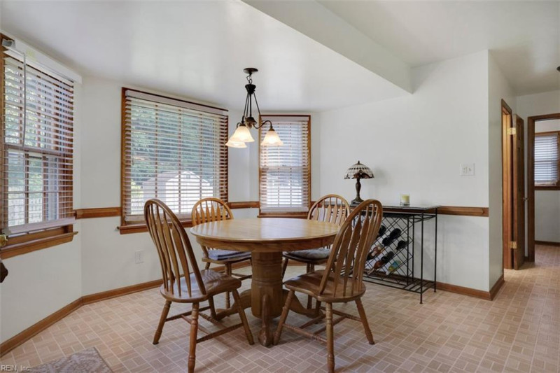 Photo 14 of 46 residential for sale in Chesapeake virginia