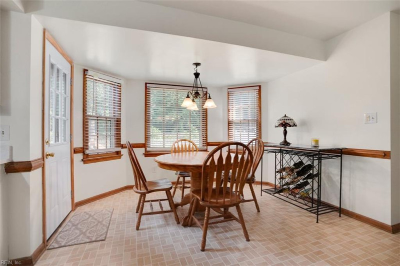 Photo 15 of 46 residential for sale in Chesapeake virginia