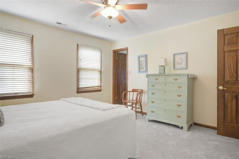 Photo 33 of 46 residential for sale in Chesapeake virginia