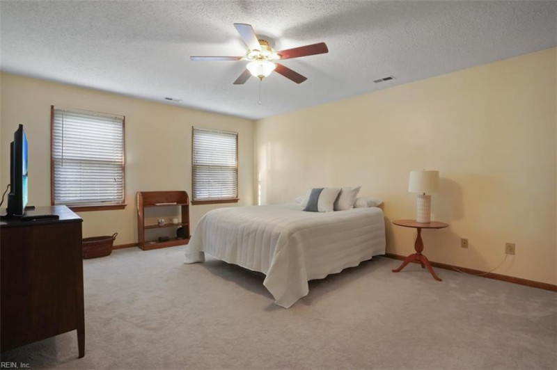 Photo 34 of 46 residential for sale in Chesapeake virginia