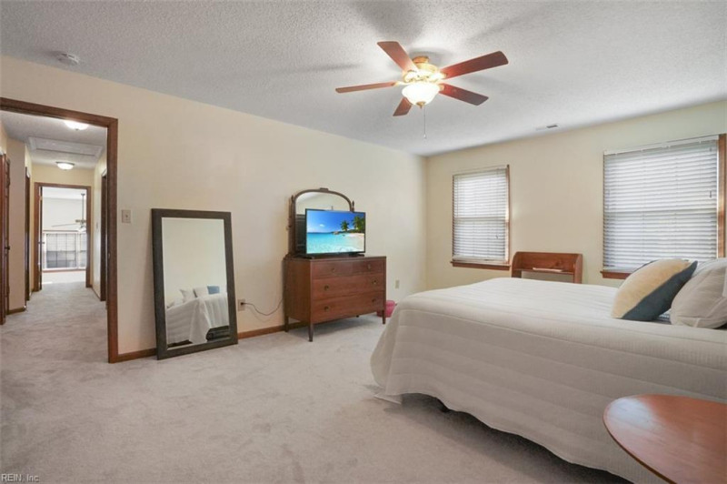 Photo 35 of 46 residential for sale in Chesapeake virginia