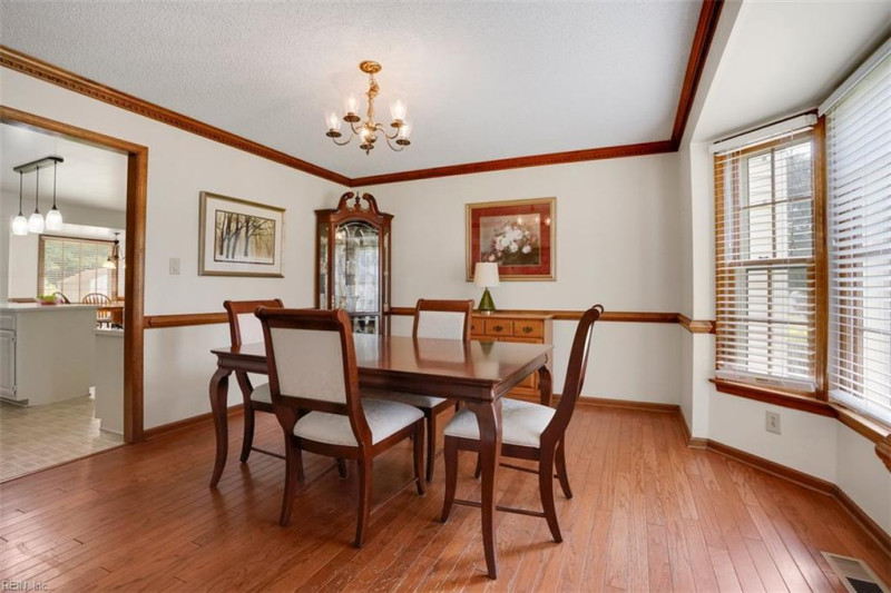 Photo 8 of 46 residential for sale in Chesapeake virginia