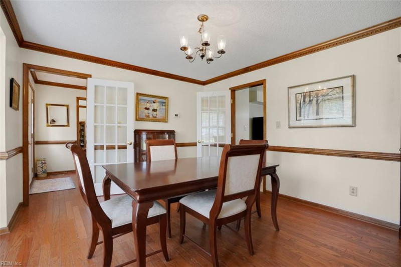 Photo 9 of 46 residential for sale in Chesapeake virginia