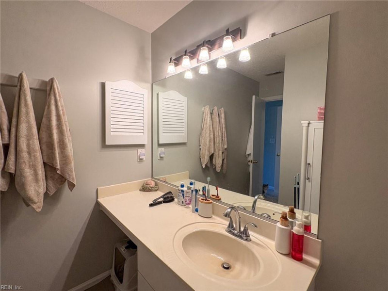 Photo 14 of 21 residential for sale in Virginia Beach virginia
