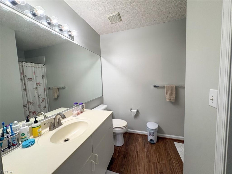 Photo 18 of 21 residential for sale in Virginia Beach virginia