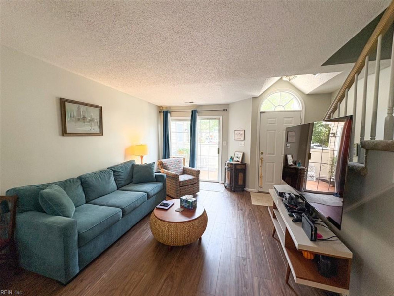Photo 4 of 21 residential for sale in Virginia Beach virginia