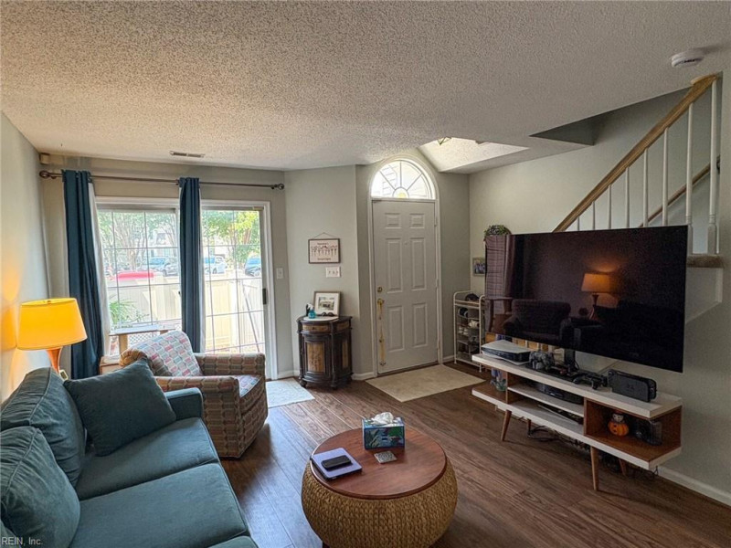 Photo 6 of 21 residential for sale in Virginia Beach virginia