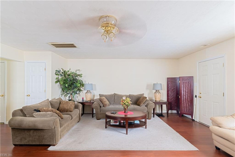 Photo 11 of 24 residential for sale in Norfolk virginia