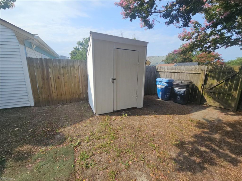 Photo 25 of 37 residential for sale in Virginia Beach virginia
