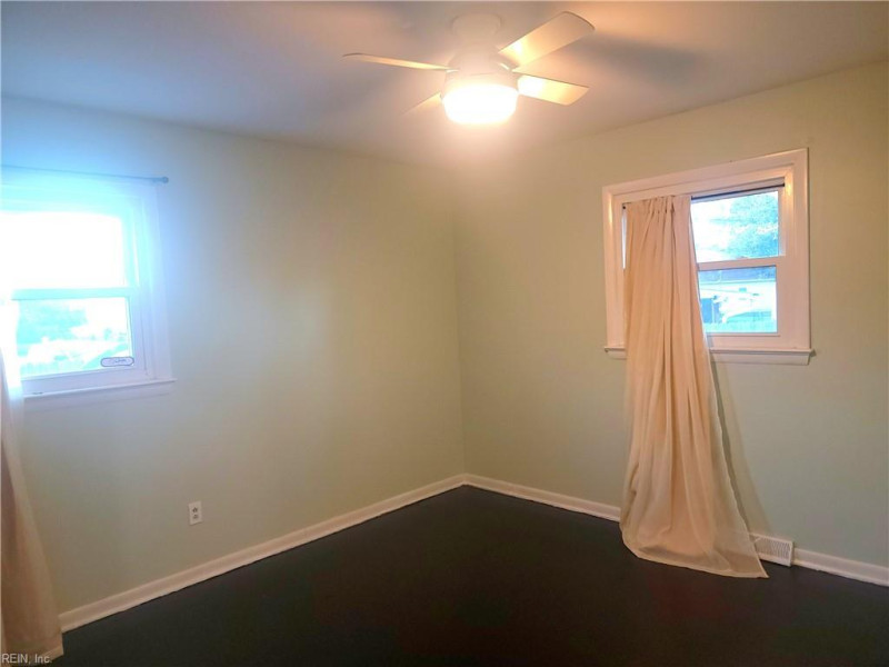 Photo 13 of 22 residential for sale in Hampton virginia