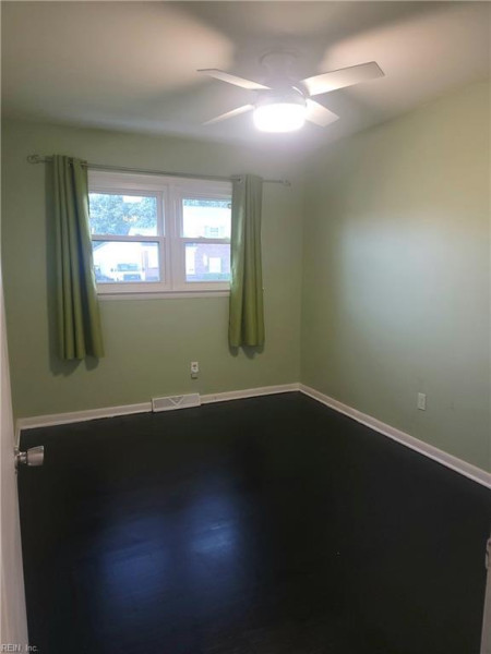 Photo 14 of 22 residential for sale in Hampton virginia