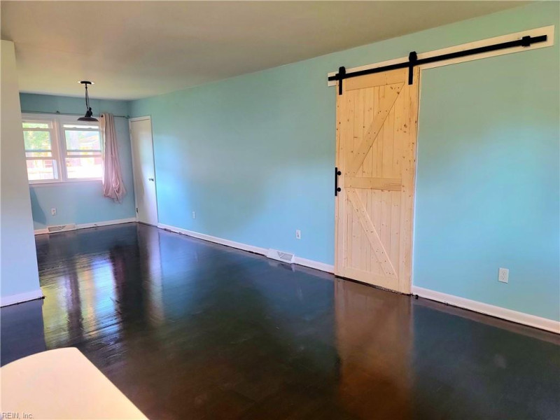 Photo 4 of 22 residential for sale in Hampton virginia