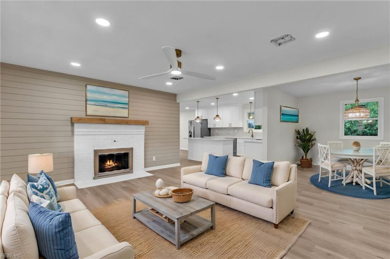 Photo 3 of 27 residential for sale in Virginia Beach virginia