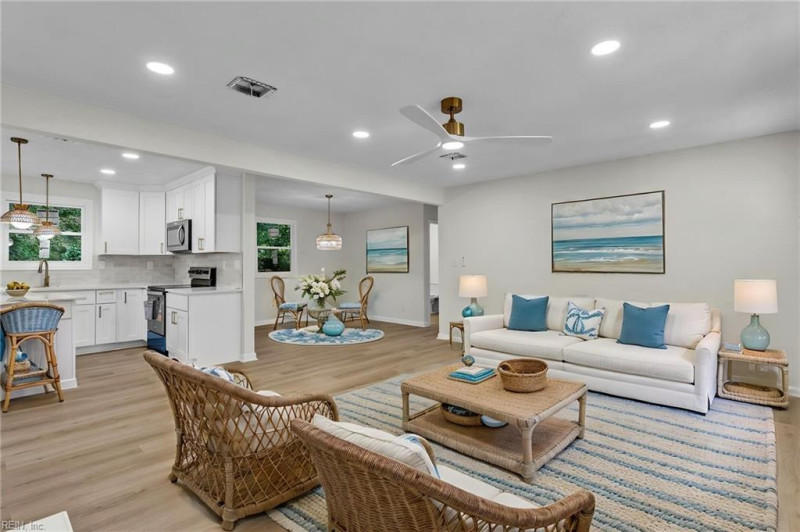 Photo 4 of 27 residential for sale in Virginia Beach virginia