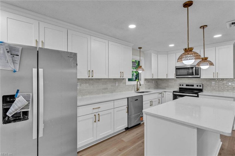 Photo 6 of 27 residential for sale in Virginia Beach virginia