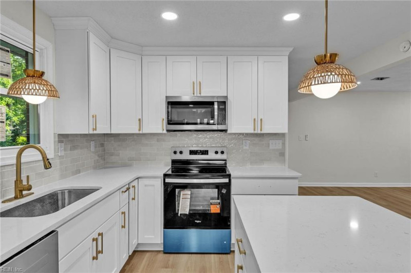 Photo 7 of 27 residential for sale in Virginia Beach virginia