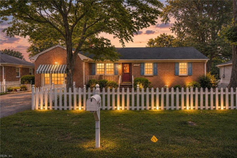 Photo 2 of 32 residential for sale in Chesapeake virginia Photo 2 of 32 residential for sale in Chesapeake virginia