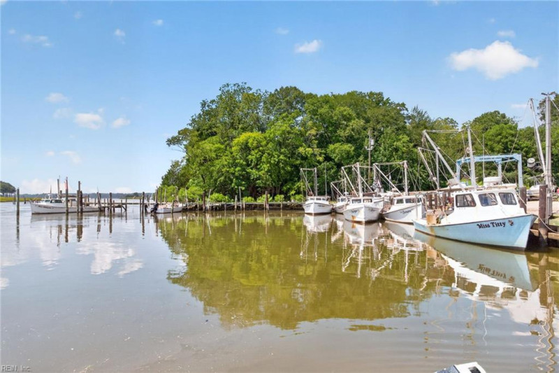 Photo 14 of 16 residential for sale in Isle of Wight County virginia