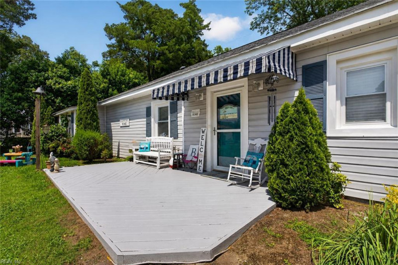 Photo 2 of 16 residential for sale in Isle of Wight County virginia