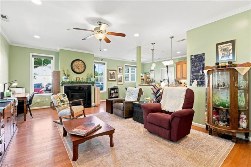 Photo 15 of 44 residential for sale in Hampton virginia