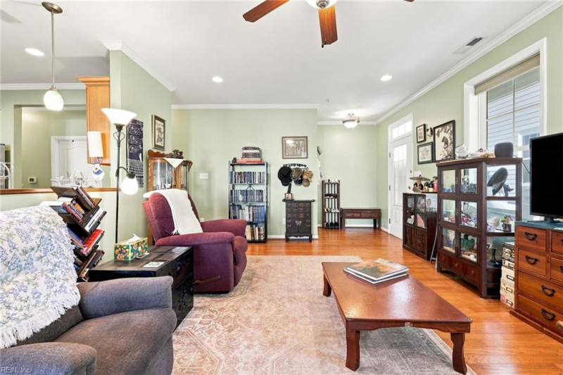 Photo 16 of 44 residential for sale in Hampton virginia