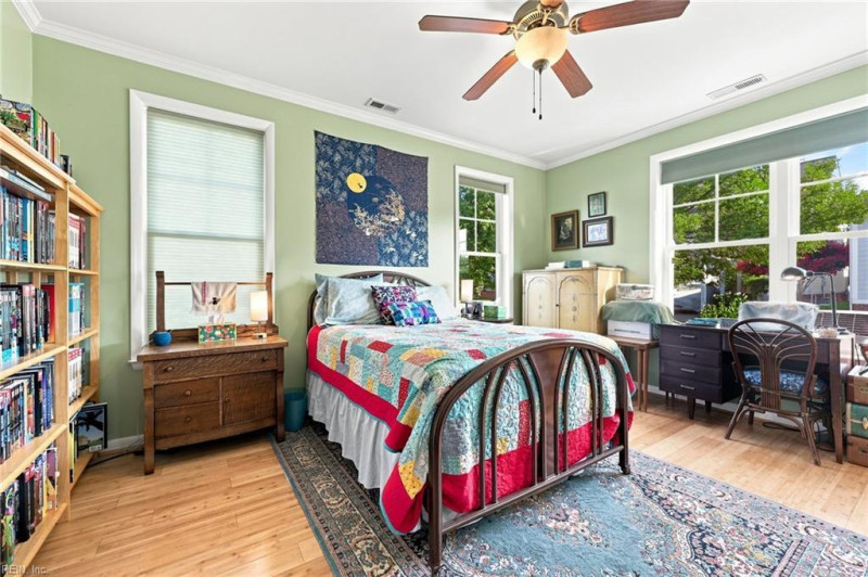 Photo 18 of 44 residential for sale in Hampton virginia