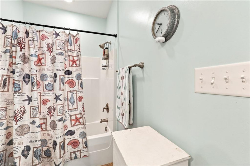 Photo 27 of 44 residential for sale in Hampton virginia