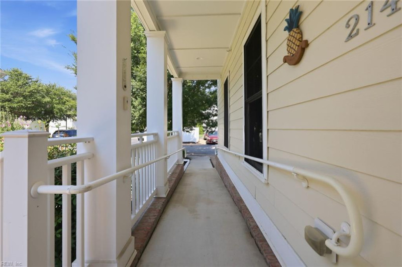 Photo 3 of 44 residential for sale in Hampton virginia