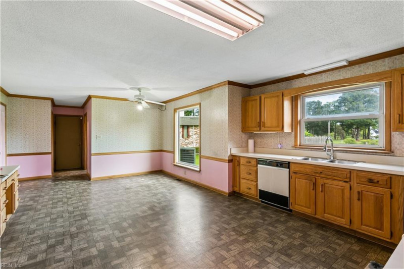 Photo 14 of 50 residential for sale in Poquoson virginia Photo 14 of 50 residential for sale in Poquoson virginia