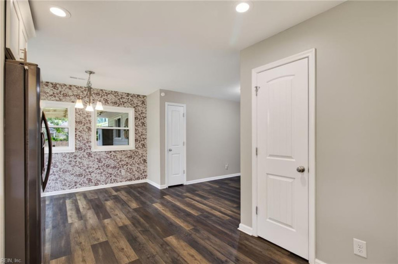 Photo 14 of 31 residential for sale in Virginia Beach virginia
