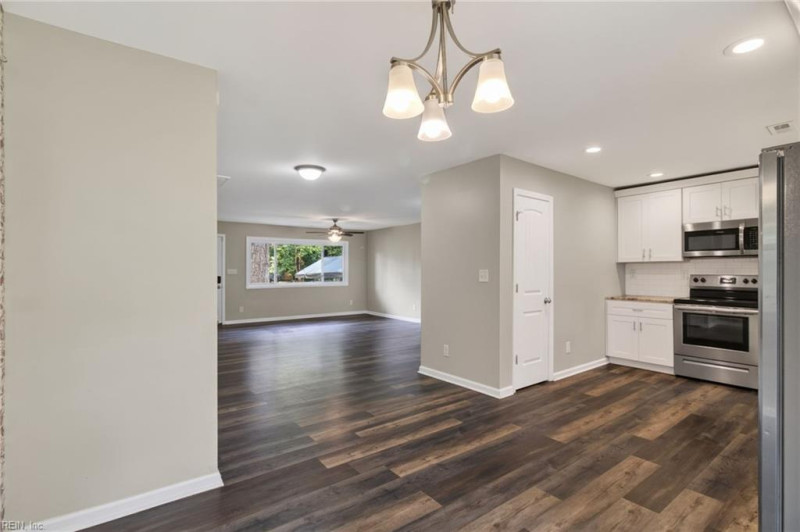 Photo 16 of 31 residential for sale in Virginia Beach virginia