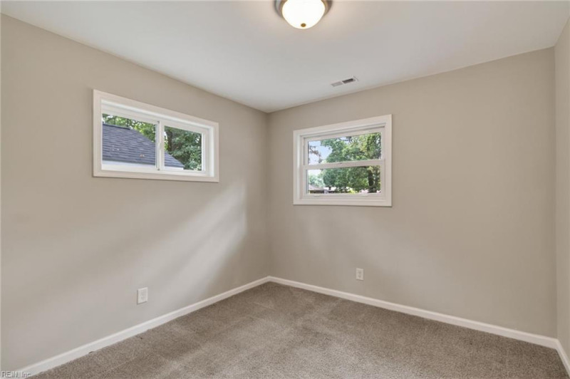 Photo 19 of 31 residential for sale in Virginia Beach virginia