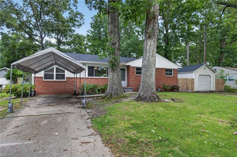 Photo 2 of 31 residential for sale in Virginia Beach virginia