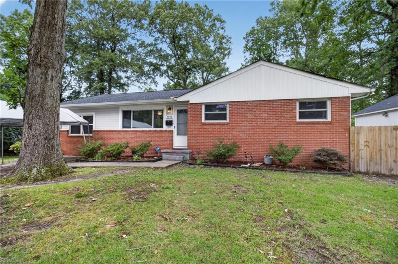 Photo 3 of 31 residential for sale in Virginia Beach virginia