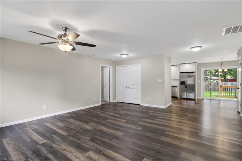 Photo 7 of 31 residential for sale in Virginia Beach virginia