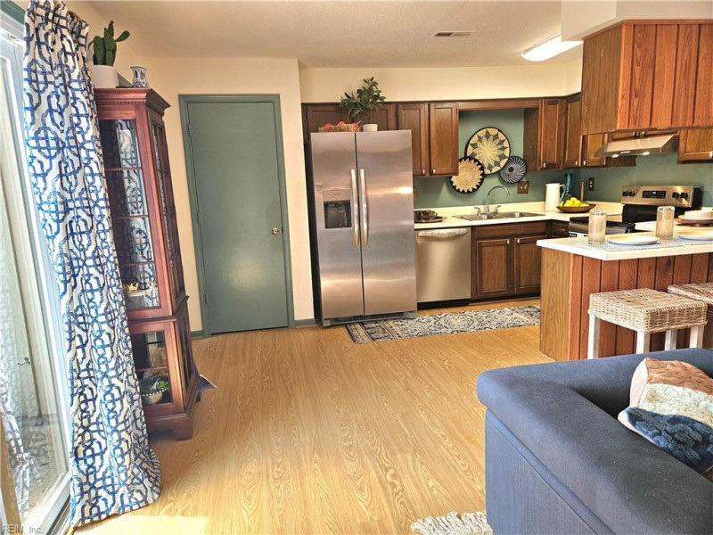 Photo 10 of 32 residential for sale in Virginia Beach virginia