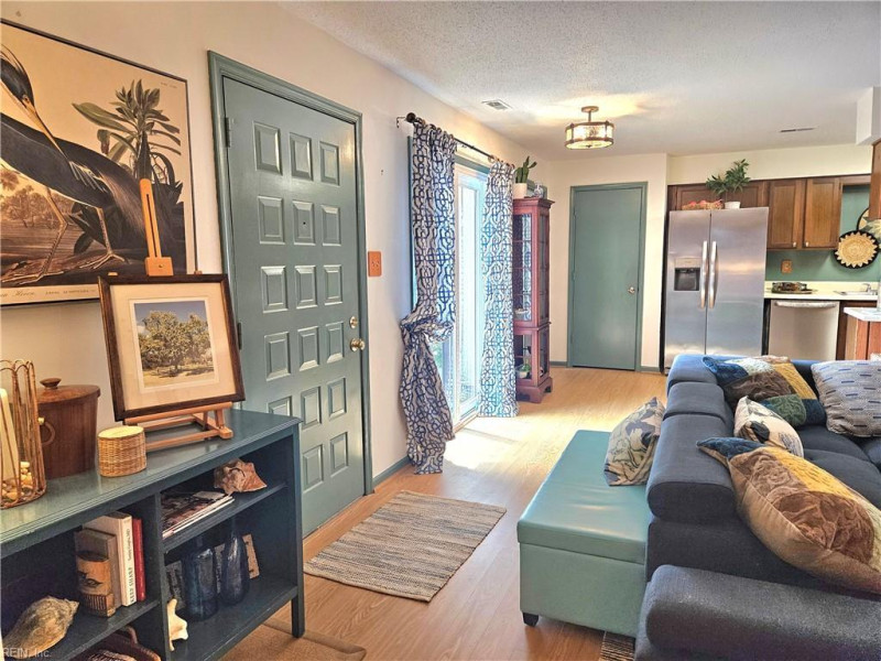 Photo 13 of 32 residential for sale in Virginia Beach virginia