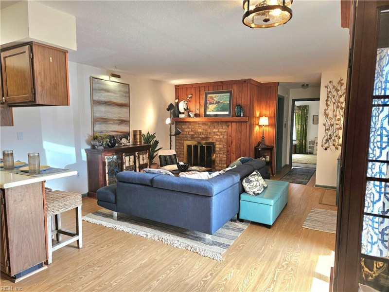 Photo 14 of 32 residential for sale in Virginia Beach virginia