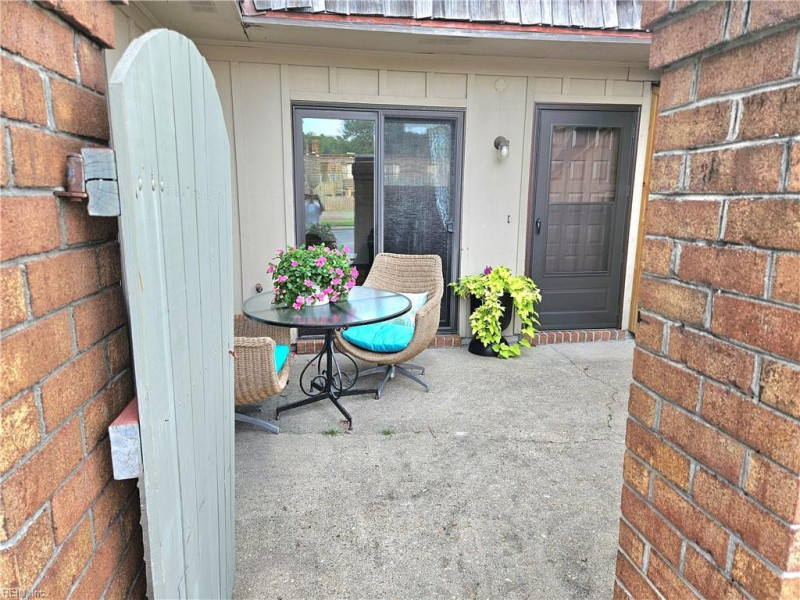 Photo 2 of 32 residential for sale in Virginia Beach virginia