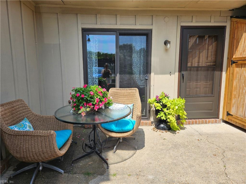 Photo 3 of 32 residential for sale in Virginia Beach virginia