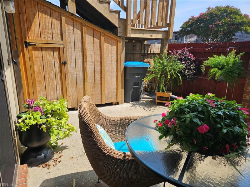 Photo 5 of 32 residential for sale in Virginia Beach virginia