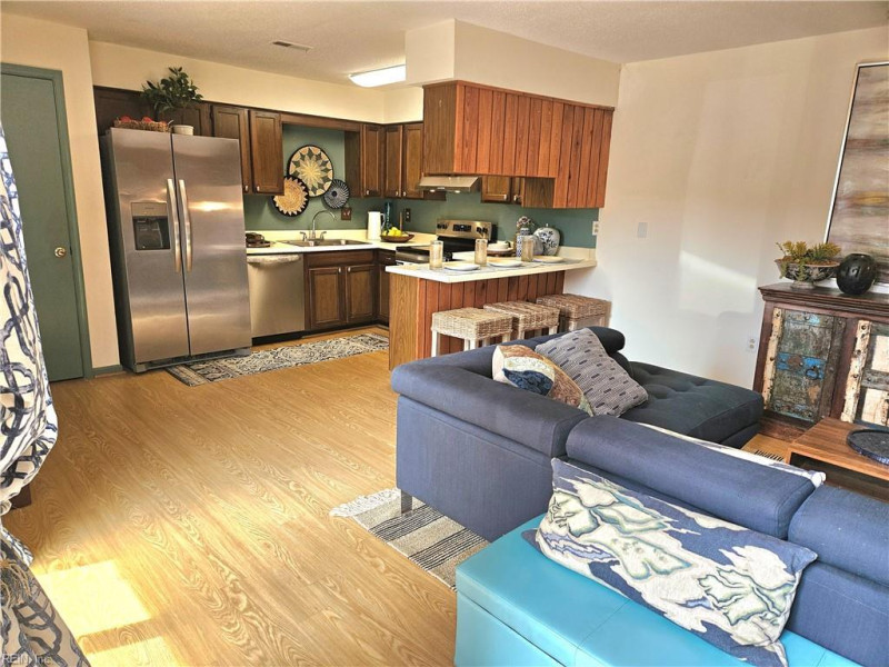 Photo 6 of 32 residential for sale in Virginia Beach virginia