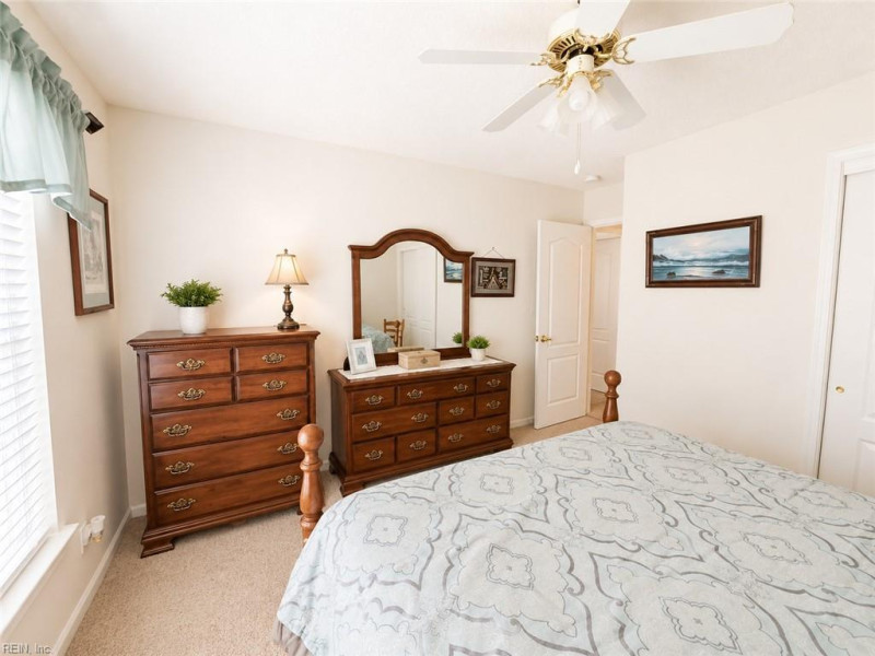 Photo 10 of 18 residential for sale in Suffolk virginia