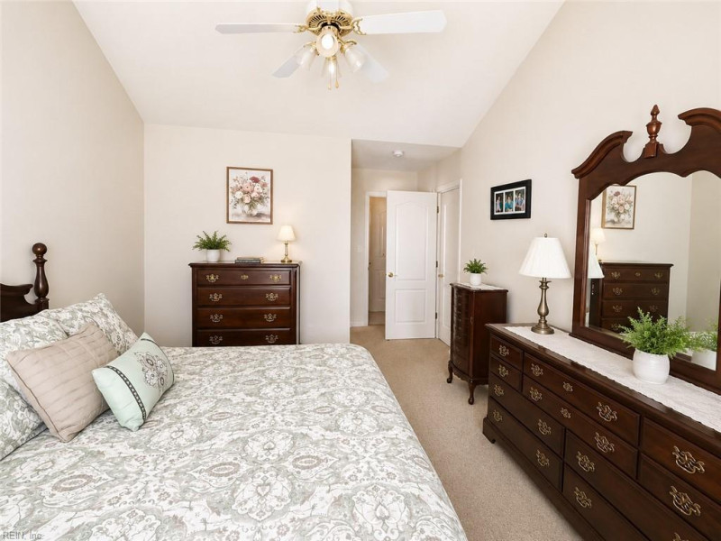 Photo 11 of 18 residential for sale in Suffolk virginia